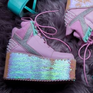 YRU Qozmo Mermaid Platform Sneaker